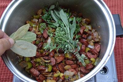 bay_leaf_herbs.jpg